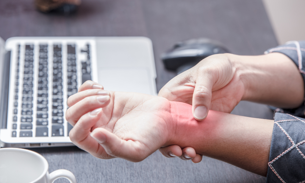carpal tunnel injury for person who uses their computer often